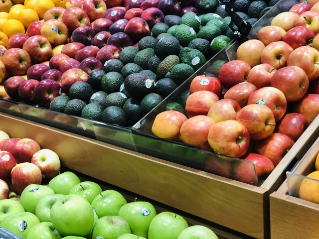 武庫之荘にあるスーパーの果物コーナーを写した画像